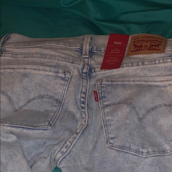 Brand new tags still on never worn Levi jeans - Picture 5 of 5